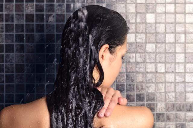 Should You Wash Your Hair With Hot Water or Cold Water? - Prismax Cosmetics
